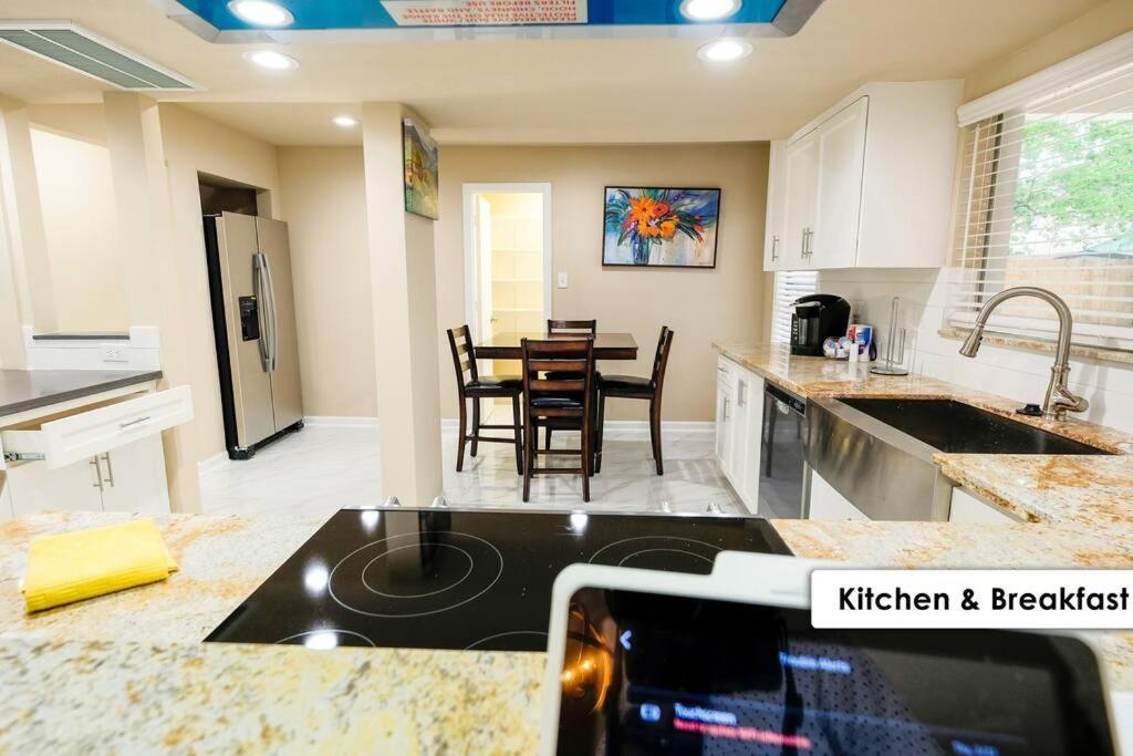 Stunning Family Home In North Houston!!! - Briar Creek Спринг Екстериор снимка