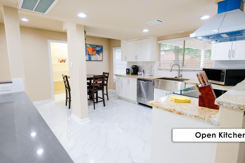 Stunning Family Home In North Houston!!! - Briar Creek Спринг Екстериор снимка